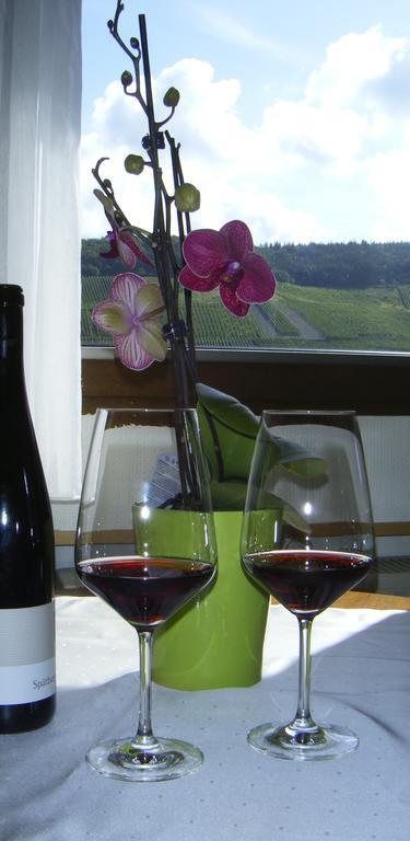 Bed and Breakfast Gastehaus Weingut Arns Reil Exterior foto